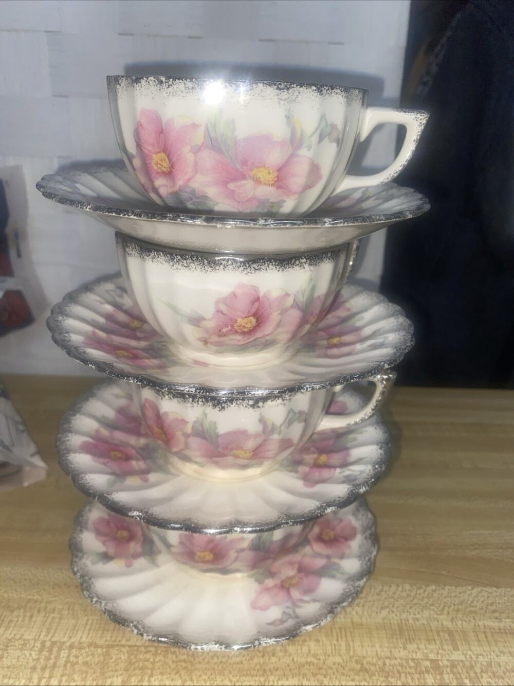 Lot Of 4 Teacup w/Saucer Sets Ivory Porcelain by Sebring Multicolor “Primrose”